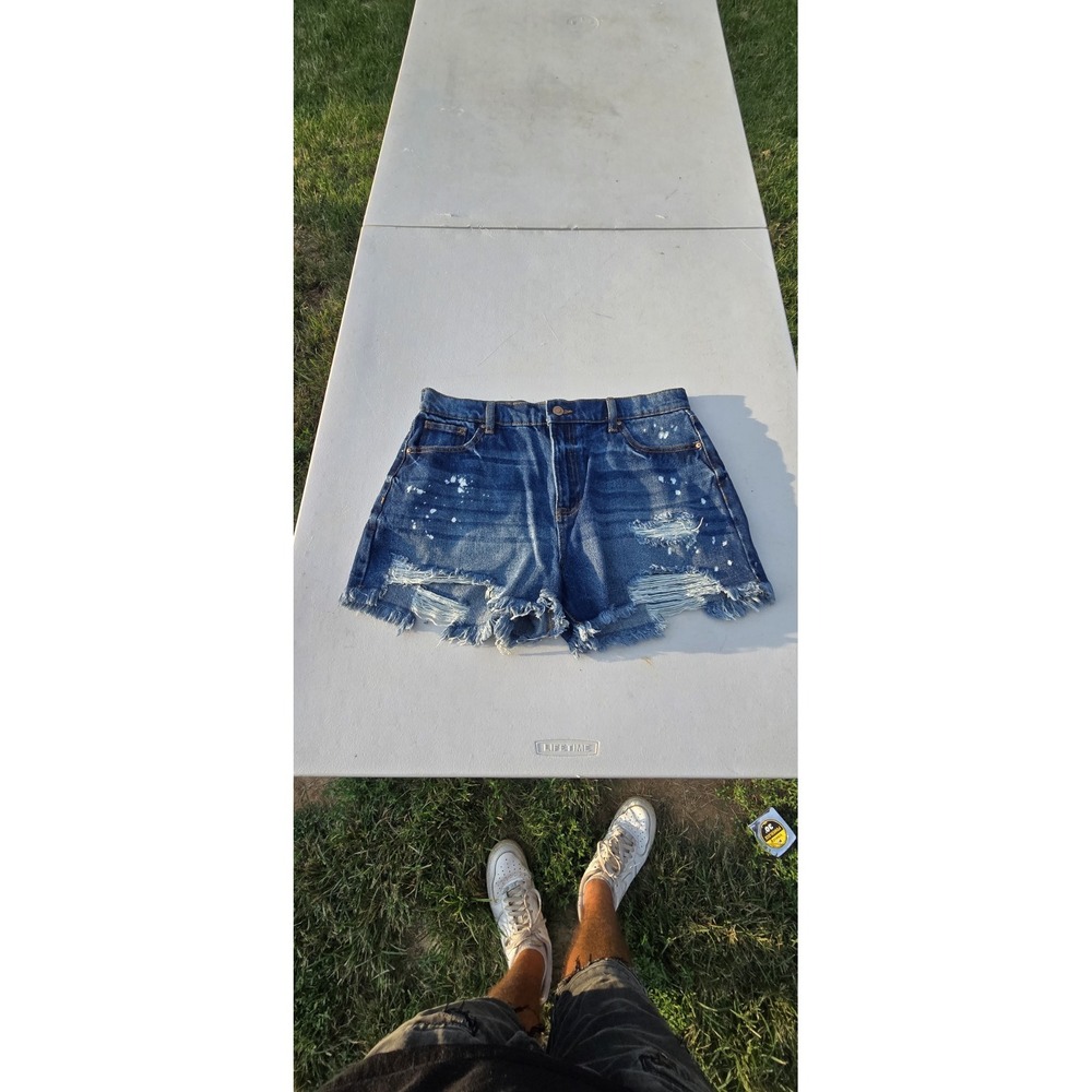 No Boundaries Distressed Paint Splatter Junior Shorts Sz 11